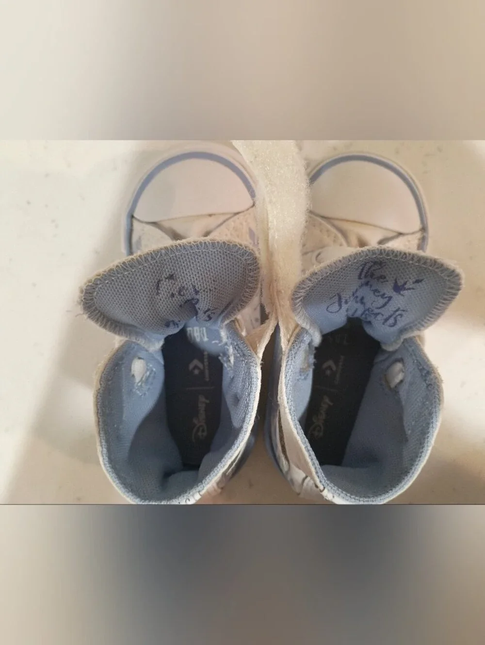Converse one pair
